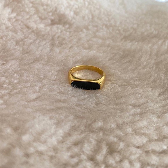 Black Enamel ring, gold signet ring, black Bar ring, gold stacking ring - Picture 5 of 5